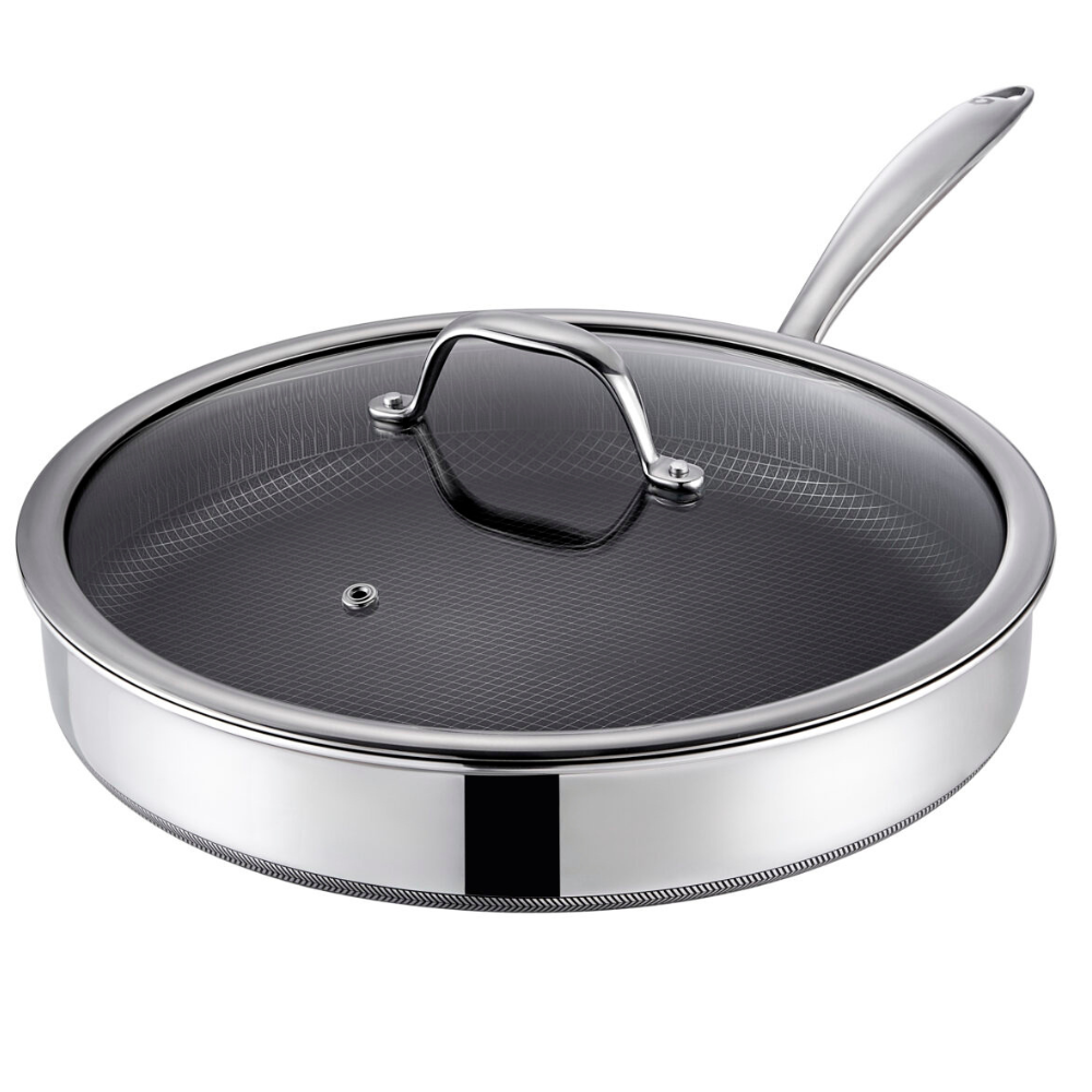 Qooks Cookware Saucepan with lid. Stackable Qooks pots and pans with slim ergonomic handles for easy storage.