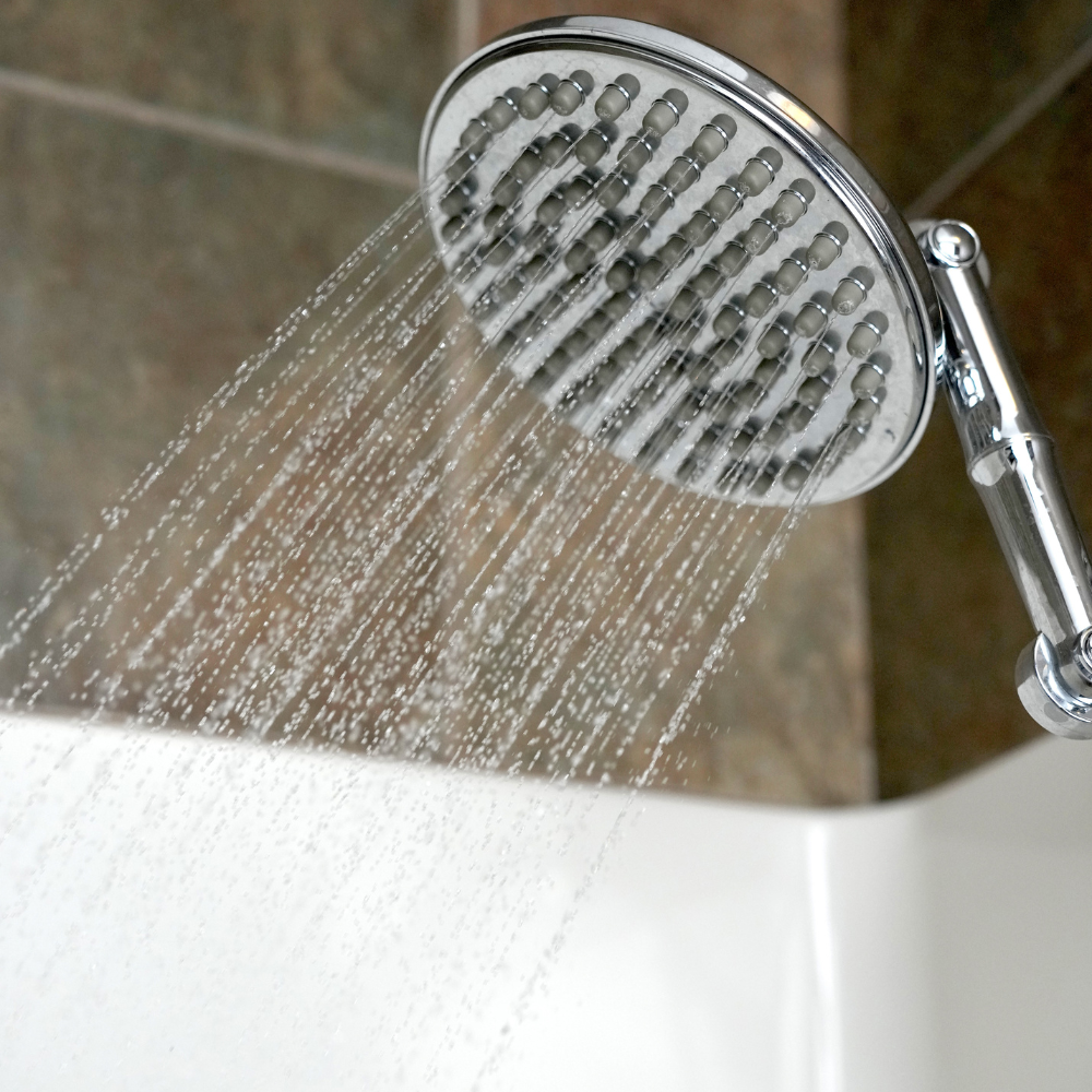ShowerMe® Shower Head Chrome Rain Shower with water running